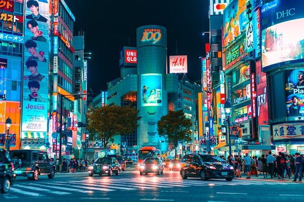 Où trouver des cours gratuits de culture et de langue locale au Japon?